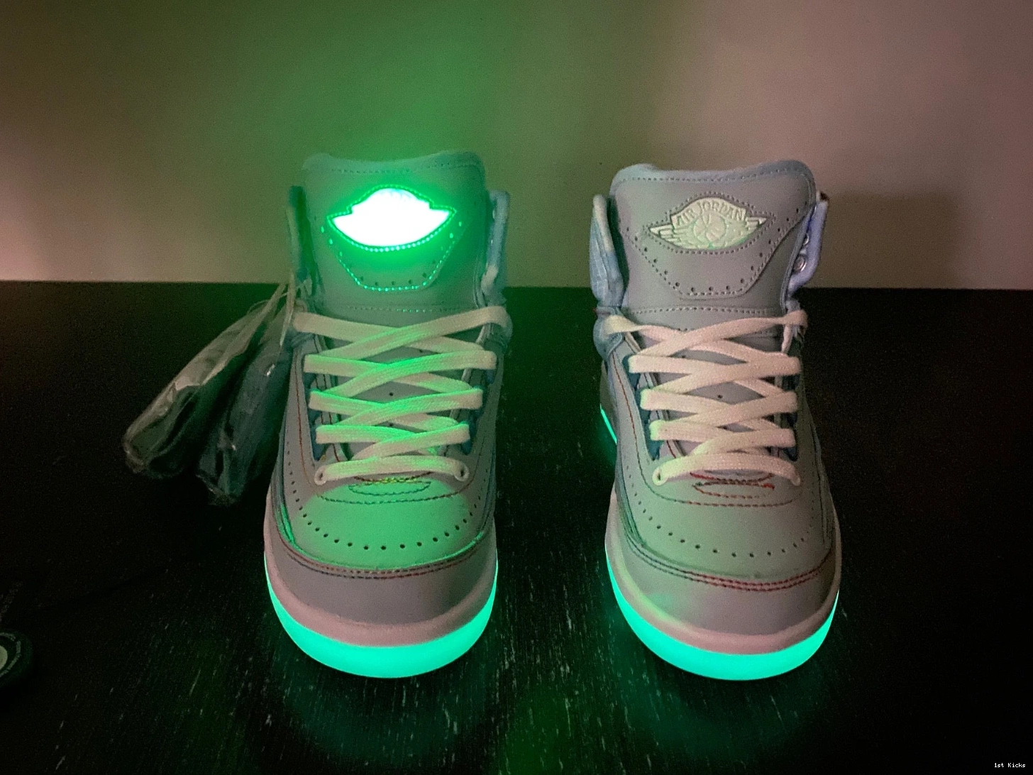Jordan Balvin Retro 2 DQ7691-419 - J 0518